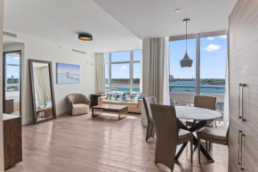 Experience the Best of Costa Hollywood - Charming and Cozy Condo #531 with Rooftop Pool and Hot Tub